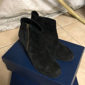 ✨super cute black boots that are Cole Haan✨